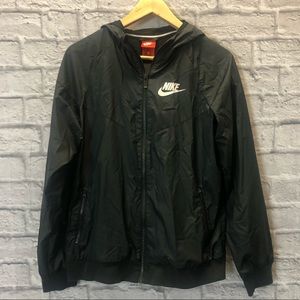 Women’s NIKE Windbreaker